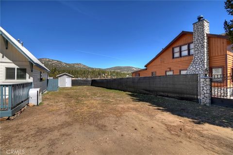 Photo of 925 Fairway Blvd, Big Bear City, CA 92314 (MLS # IG26060033)