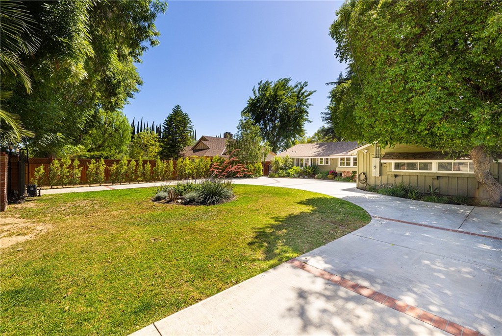 8841 White Oak Avenue