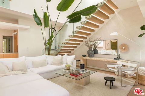 Photo of 2413 Wilson Avenue, Venice, CA 90291 (MLS # 26641369)