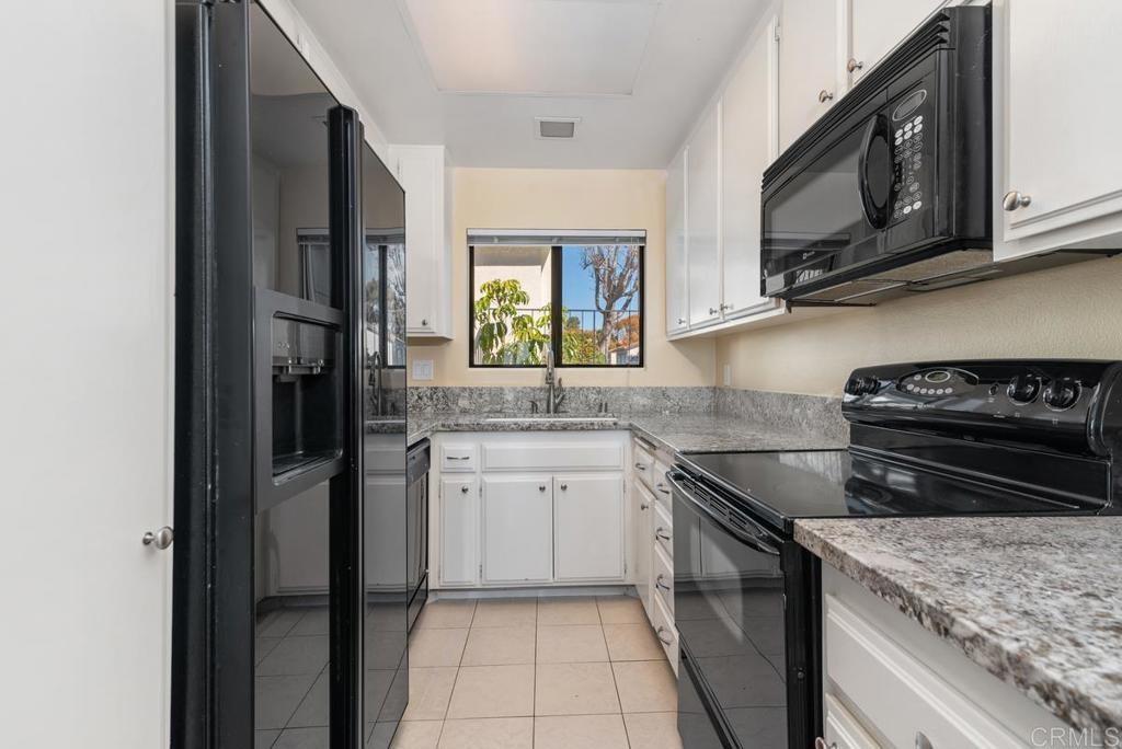 This beautiful 2Br/2Ba Encinitas townhome is in the desirable 55+ Community of High Country Villas. The home is perfect for those seeking a comfortable and quiet low-maintenance living. Relax in the private backyard with spectacular views and a nice coastal breeze. This friendly, active, and socially engaged community has a 9-hole GOLF course, pickle ball courts, 2 pools with aquarobics, spa, bocce ball, and clubhouse with an abundance of leisure and social activities for all interests. including movie nights, and delicious monthly community dinners. HOA pays for water. A short 3-mile drive to the beach. Adjacent Manchester preserve offers a multitude of hiking trails. These homes are in high demand for the convenient location to all amenities, lovely grounds, abundant activities, serenity and safety.