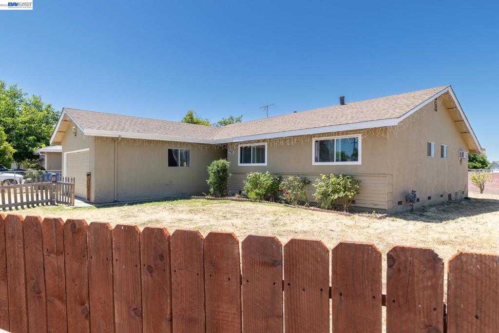 7700 Laramore