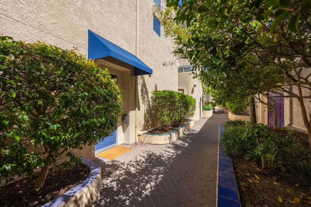 2559 Park Boulevard M101