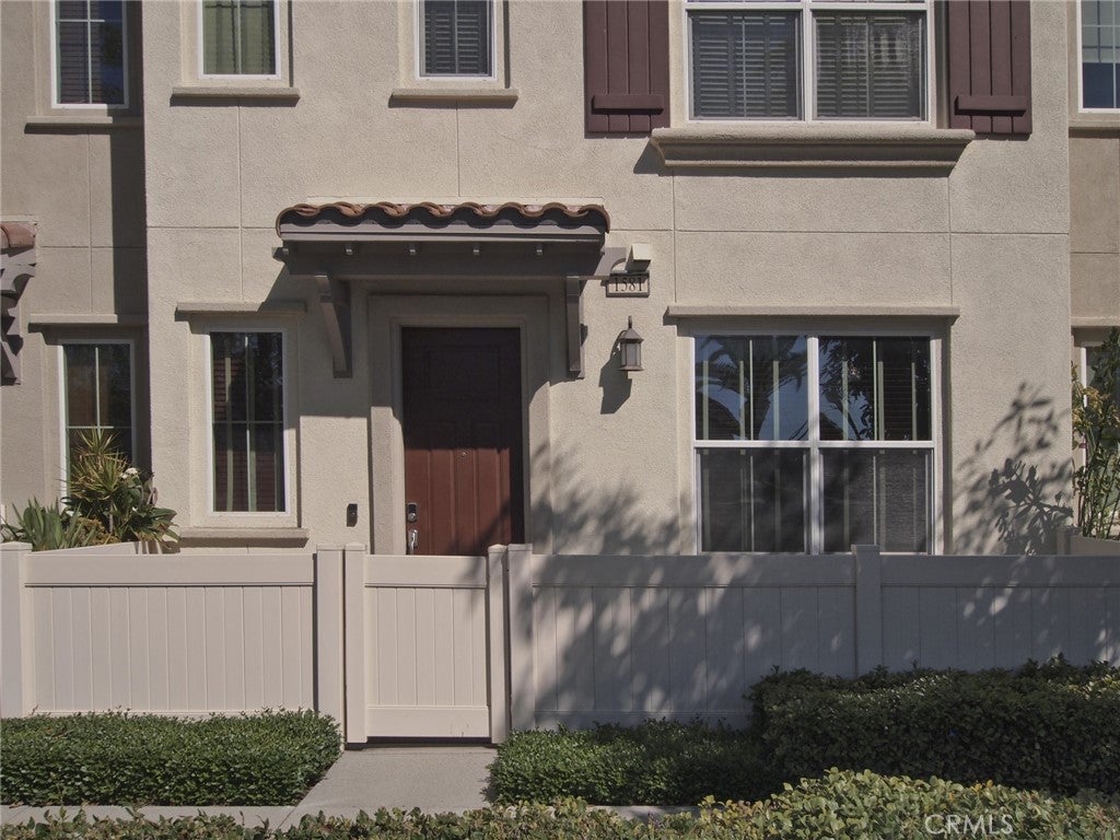 1581 E Lincoln