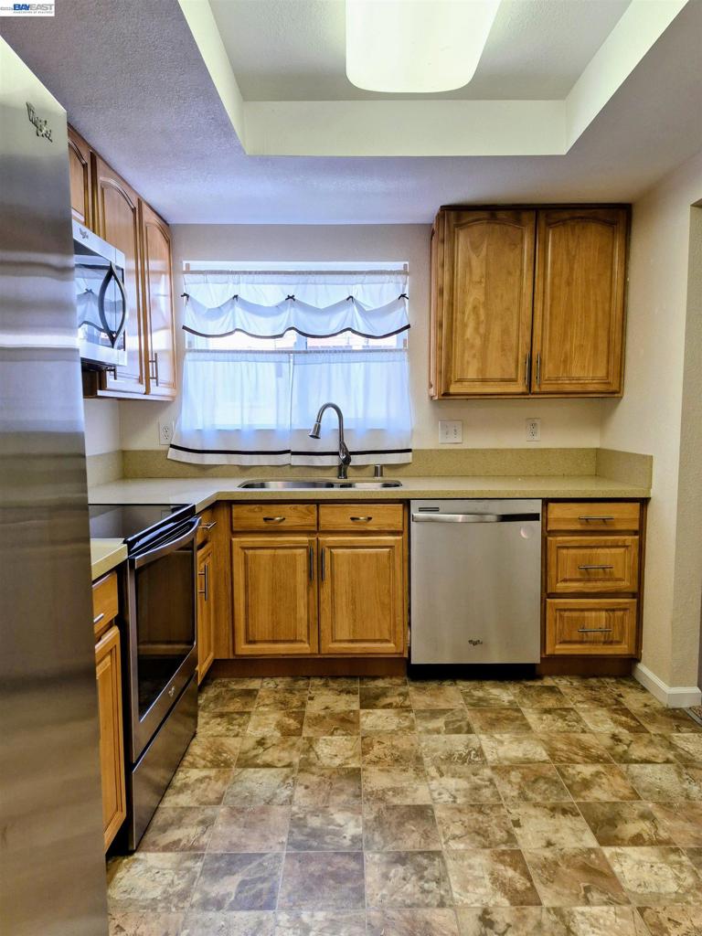 20980 BIRCH C