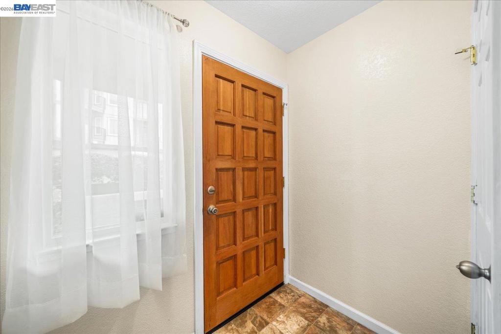 20980 BIRCH St C, Hayward CA 94541