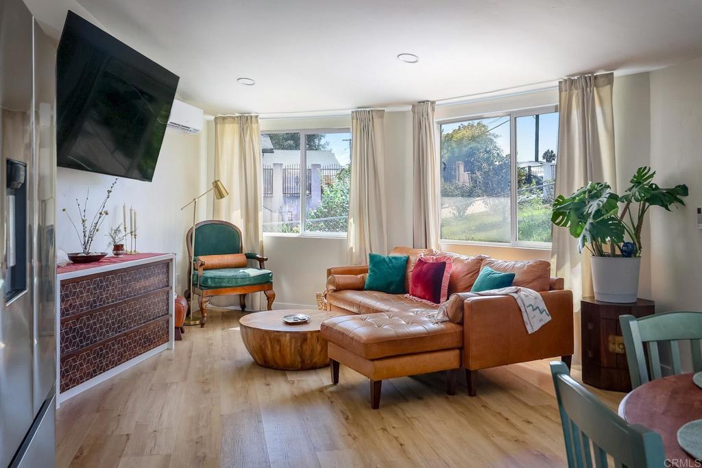 719 La Presa Avenue