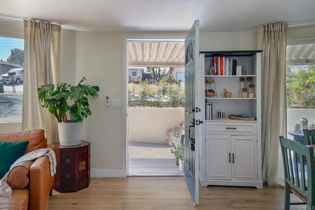 719 La Presa Avenue