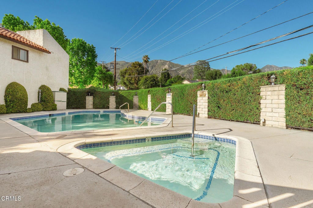 3200 Fairesta Street 16, La Crescenta CA 91214