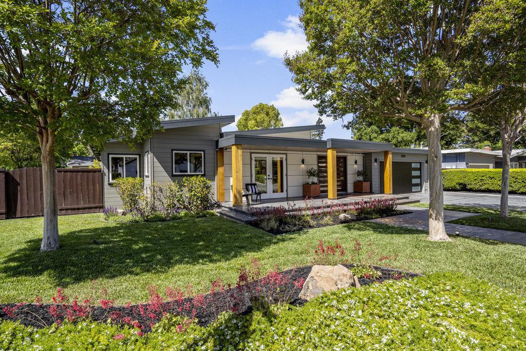 Properties 3 599 Dawn Drive