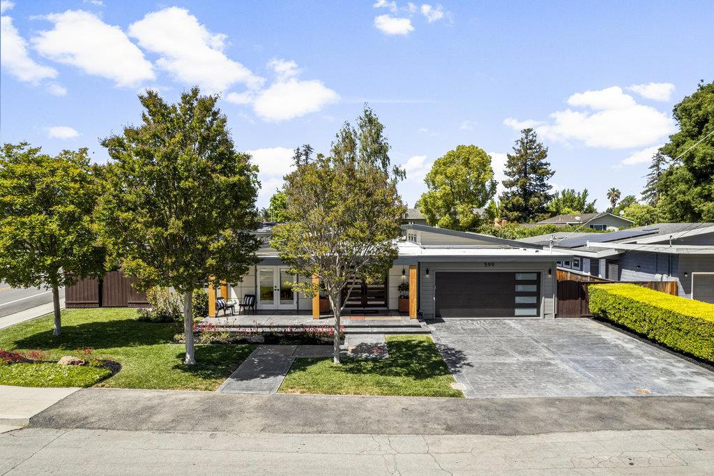 Properties 2 599 Dawn Drive