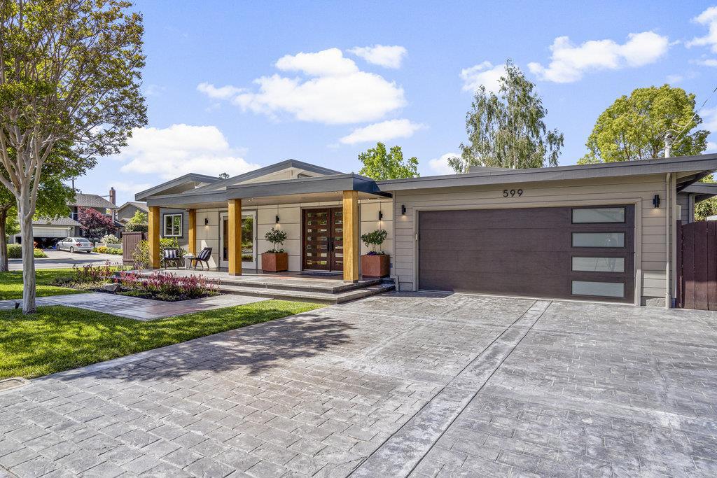 Properties 1 599 Dawn Drive