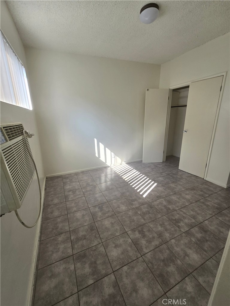 2017 E Whiting Avenue H