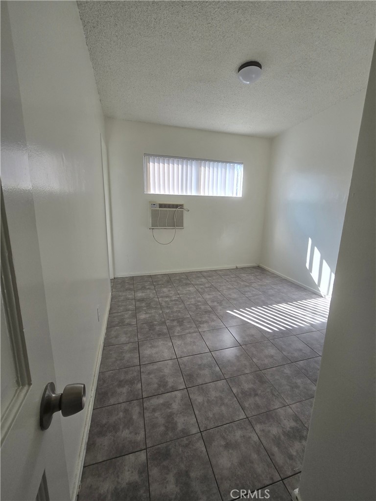 2017 E Whiting Avenue H