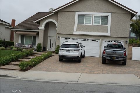 Photo of 921 S Bucknell CIR, Anaheim Hills, CA 92807 (MLS # PW26102244)