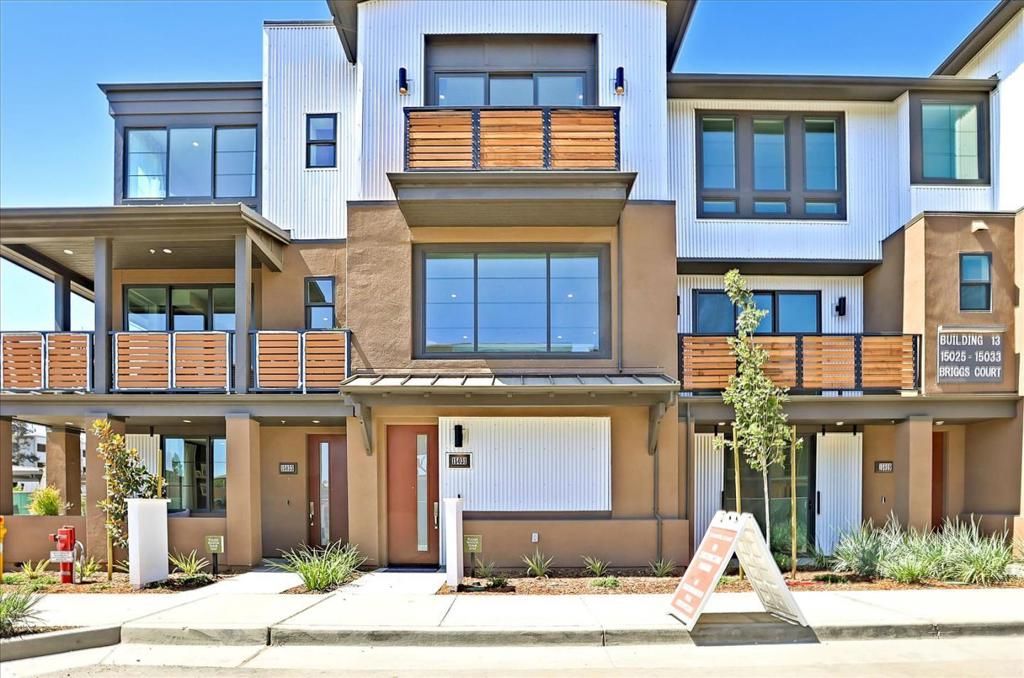 listing image 130728404425444728405