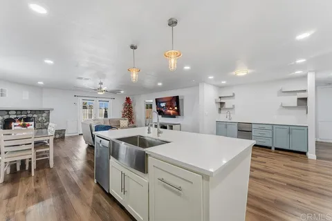 927 Cottonwood Court, Corona, CA 92879 - MLS#: PTP2508726