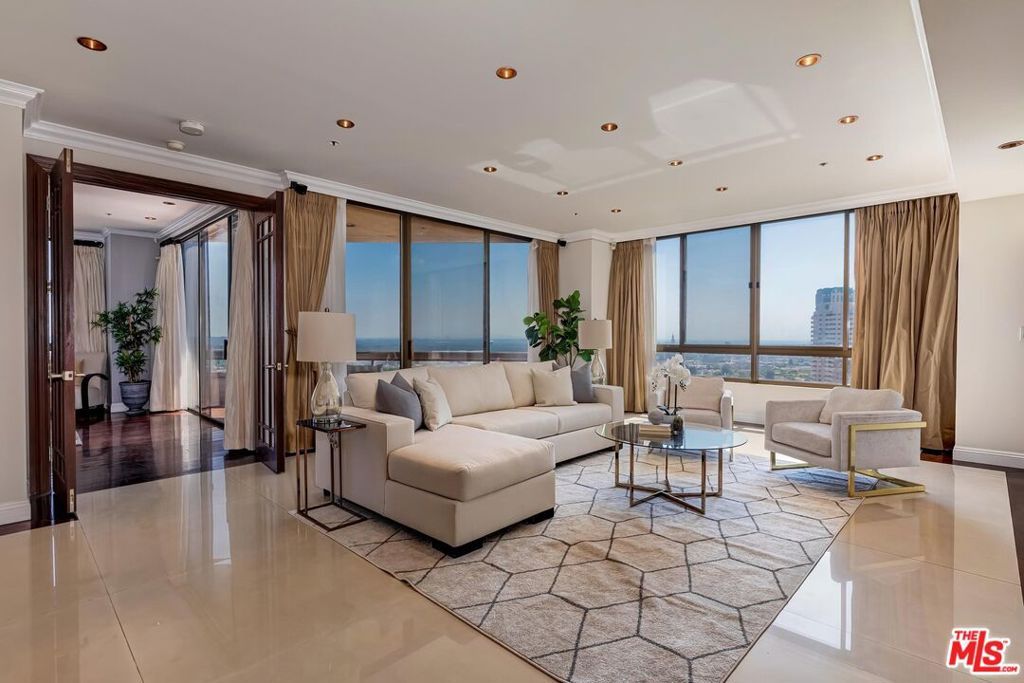Photo of 10430 Wilshire Boulevard #1405, Los Angeles, CA 90024 (MLS # 25503205)