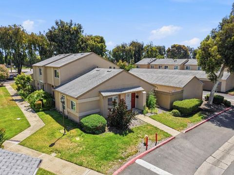 Photo of 4107 Pluto Way, Union City, CA 94587 (MLS # ML82054386)
