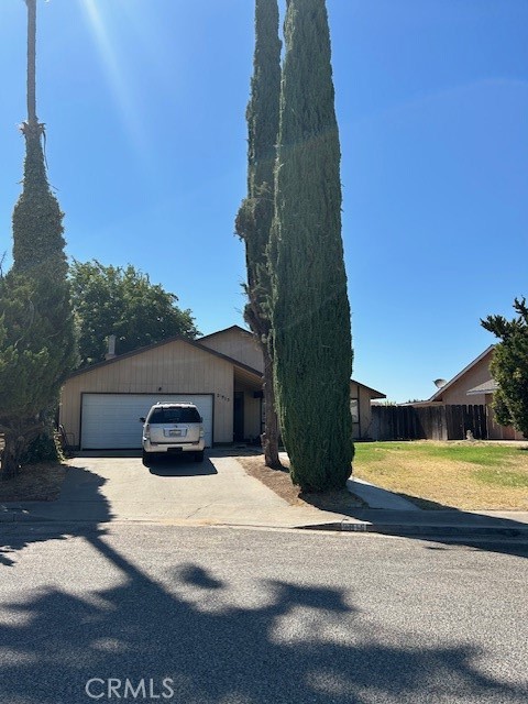 Calling all contractors and flippers. Put your signature on this special property. This is a clean home that needs new flooring, updated fixtures, exterior paint and yard work. Home has good bones. Open kitchen with a generous eating area that leads into great room. Slider from kitchen into fenced in back yard. No Mello Roos, no HOA's, and no special assessment fees. Seller not required to have flood insurance. This 3 bedroom 2 bath home is close to great country schools, Franklin Elementary and Stoneridge, a private school. E-Z access to Santa Fe and Hwy 99, between Merced and Atwater. Great country feel but close to everything. Selling as is. Seller is ready to sell and move on.