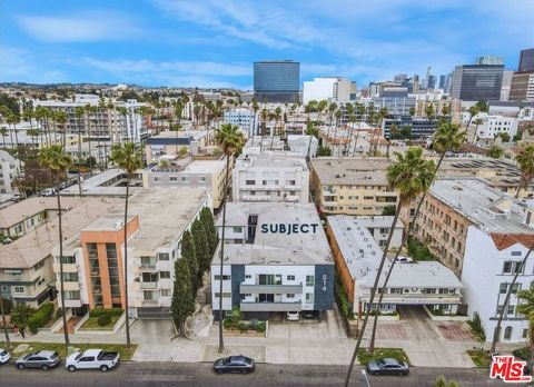Photo of 514 S Mariposa Avenue, Los Angeles, CA 90020 (MLS # 26844845)