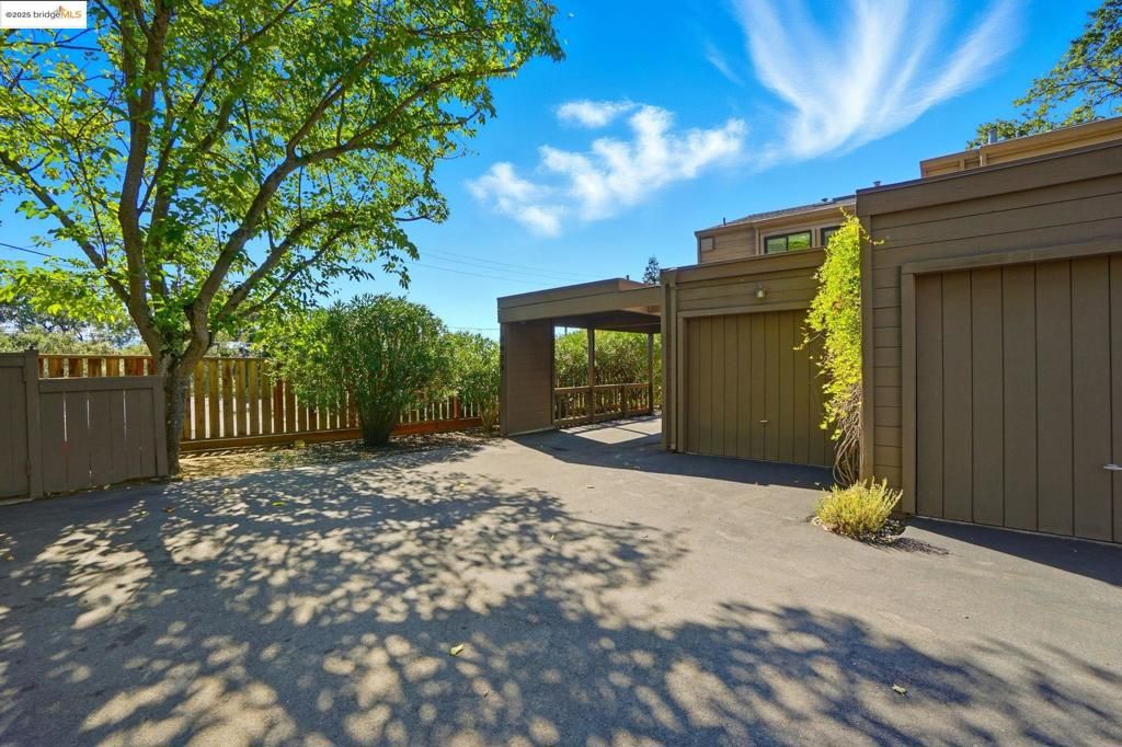 Photo of 3075 Camino Diablo, Lafayette, CA 94549 (MLS # 41115080)