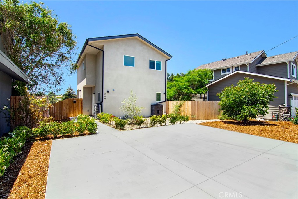 Ventu Park (124) - Residential Lease