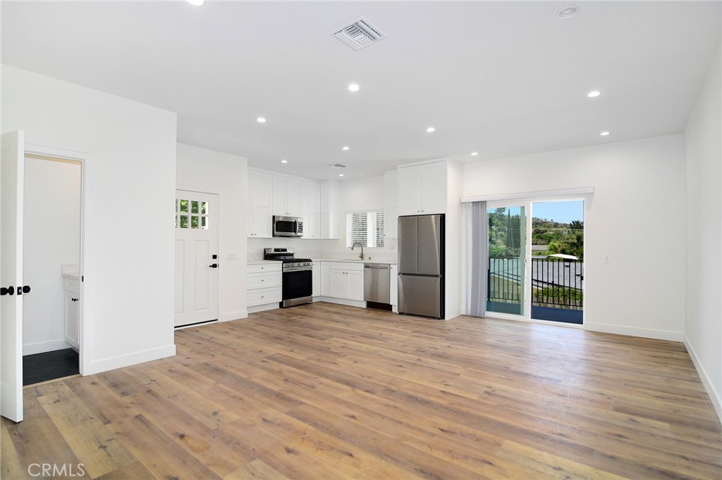 Ventu Park (124) - Residential Lease