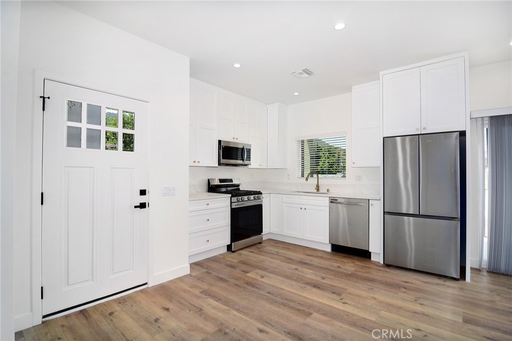 Ventu Park (124) - Residential Lease