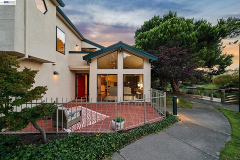 Photo of 918 Ironwood Rd RD, Alameda, CA 94502 (MLS # 41146059)