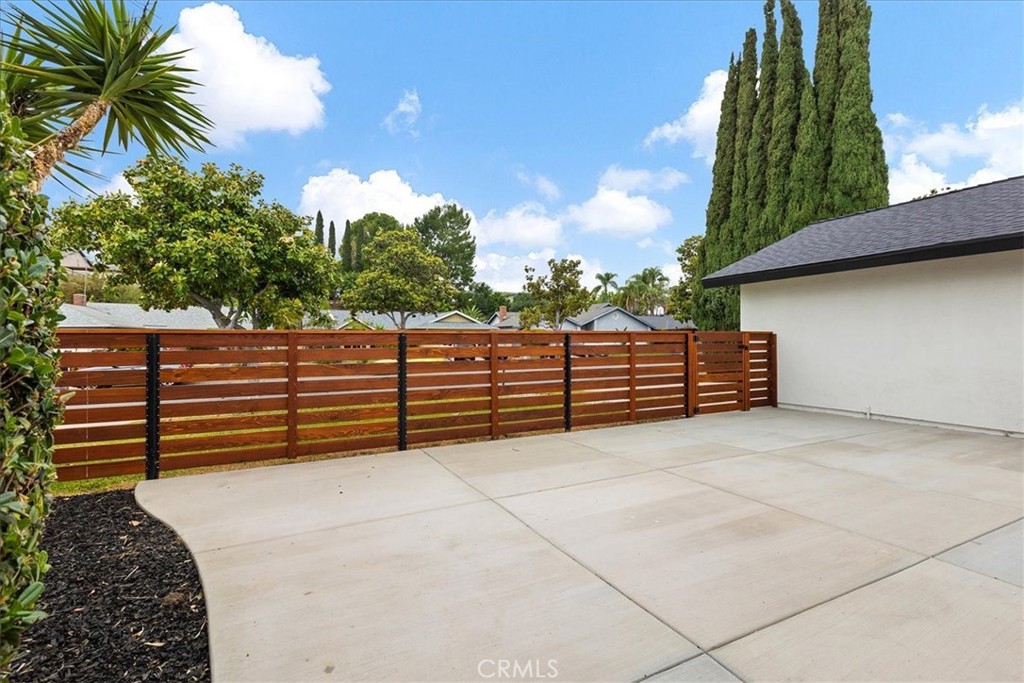 5742 Rich Hill