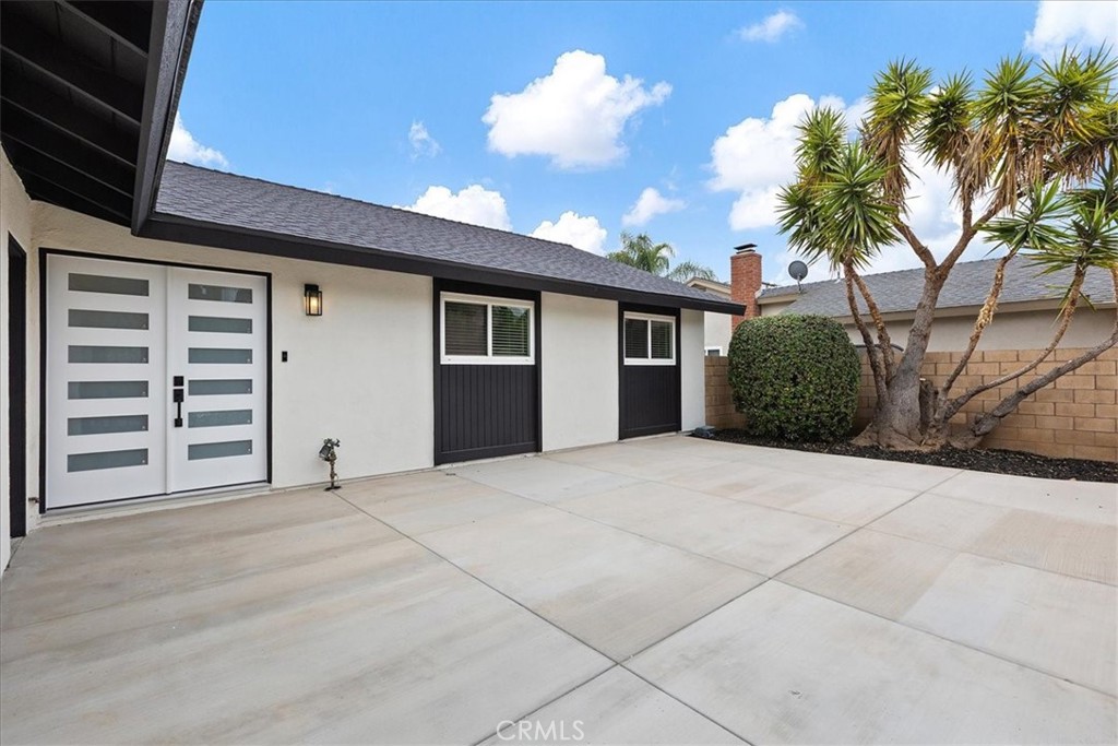 5742 Rich Hill