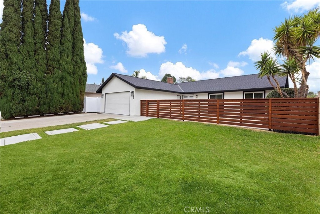 5742 Rich Hill