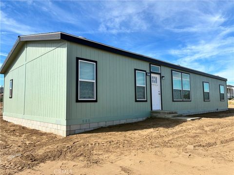 4975 Cambria Road Phelan CA 92371