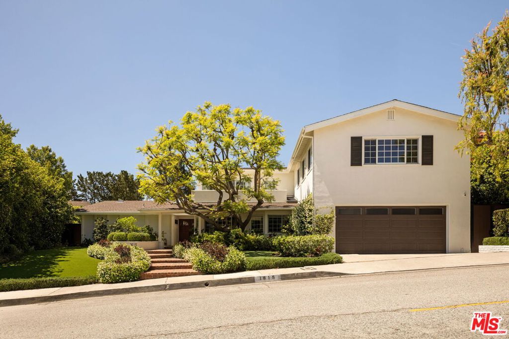 1615 Stradella Road