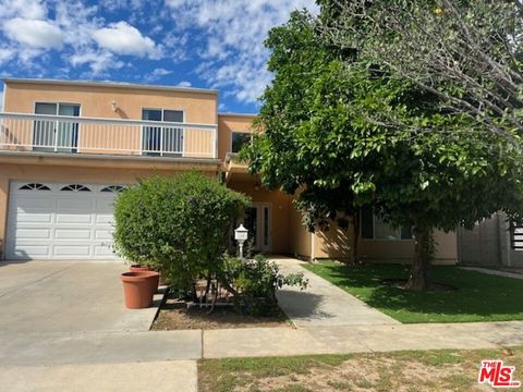Photo of 17355 Lemac Street, Northridge, CA 91325 (MLS # 26726967)