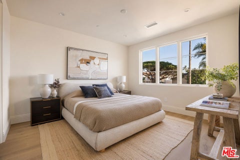 Tiny photo for 657 27th Street, Manhattan Beach, CA 90266 (MLS # 26999255)