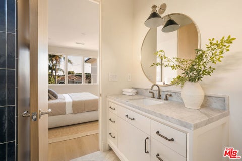 Tiny photo for 657 27th Street, Manhattan Beach, CA 90266 (MLS # 26999255)