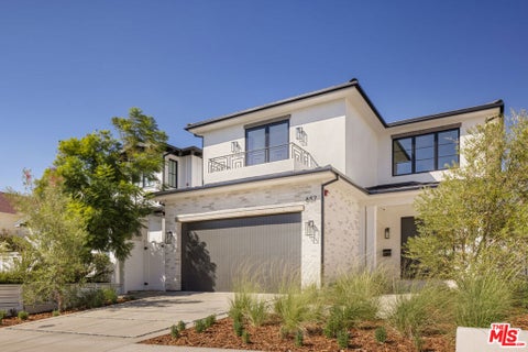 Photo of 657 27th Street, Manhattan Beach, CA 90266 (MLS # 26999255)