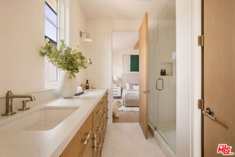 Tiny photo for 657 27th Street, Manhattan Beach, CA 90266 (MLS # 26999255)