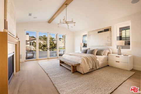 Tiny photo for 657 27th Street, Manhattan Beach, CA 90266 (MLS # 26999255)
