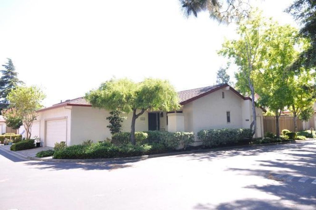 listing image 130724768101353832382