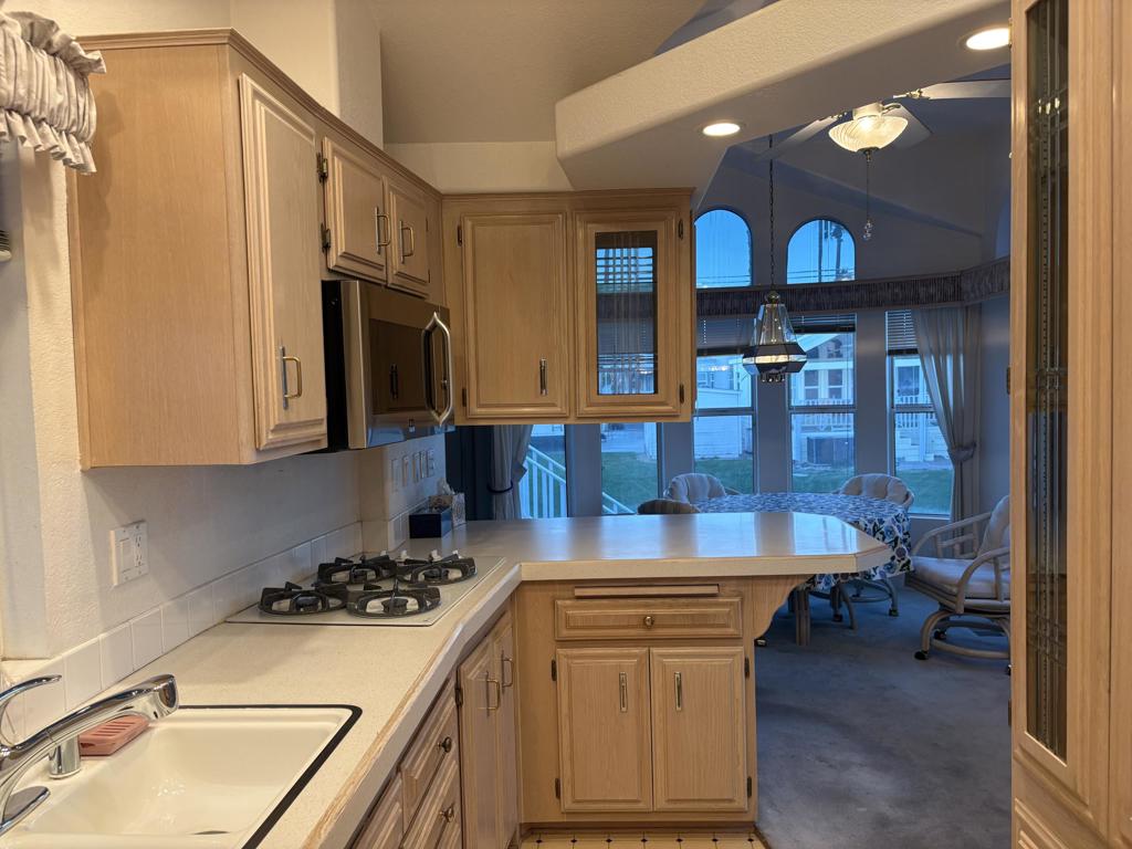 Desert Shadows Rv Re - Manufactured In Park