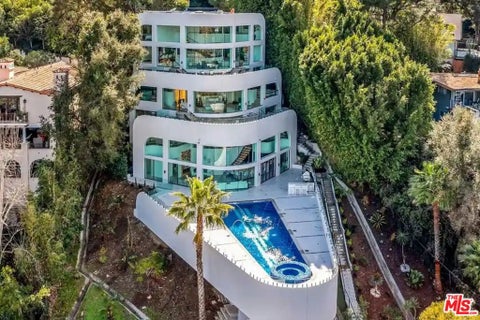 Photo of 15105 Mulholland Drive, Los Angeles, CA 90077 (MLS # 26103118)
