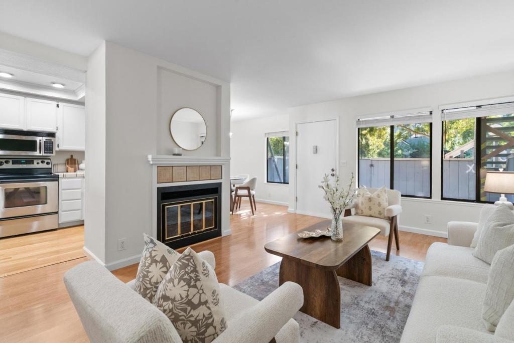 964 La Barbera Drive