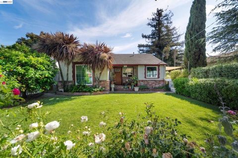 Photo of 37955 2nd St St, Fremont, CA 94536 (MLS # 41131408)