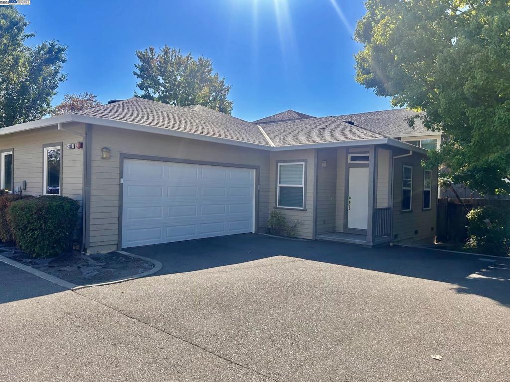 Beautiful Remodelled single story home on a private Court. Close to Healdsburg Village, all amenities and 101 Freeway. Vinyl Hardwood like flooring throughout. Freshly painted. New Appliances and window coverings. Nice size Backyard. Available now, one year lease.