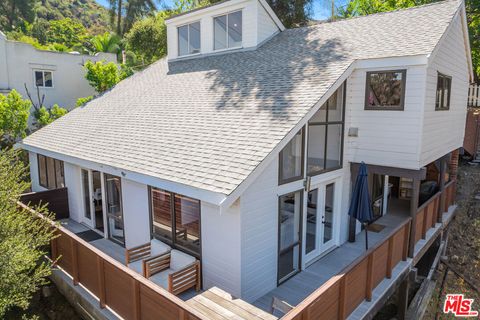 Photo of 29127 Triunfo Drive, Agoura Hills, CA 91301 (MLS # 26837645)