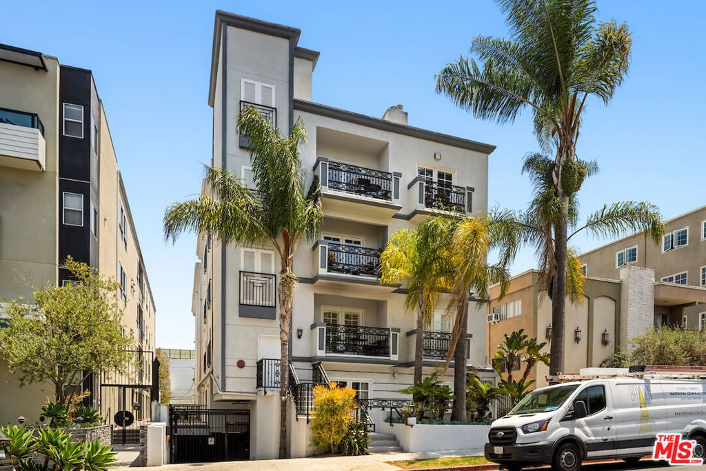 Photo of 11826 Dorothy Street #PH1, Los Angeles, CA 90049 (MLS # 26672695)