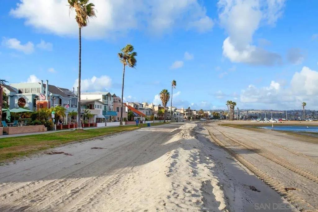 Mission Beach - Residential