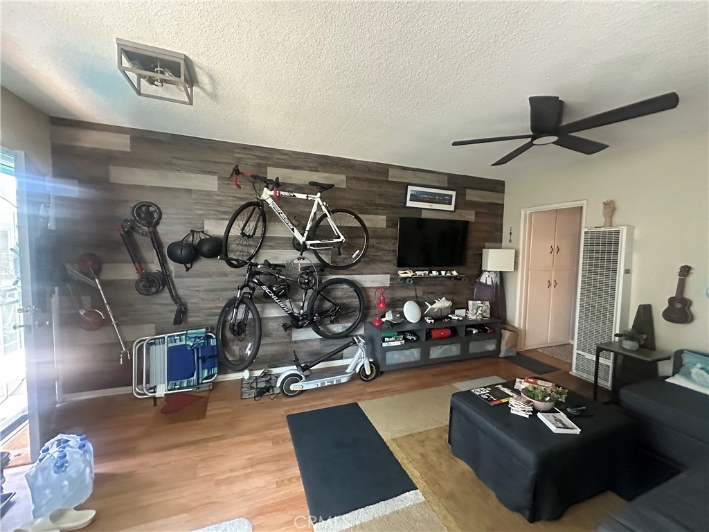 1101 E Ocean Boulevard 16